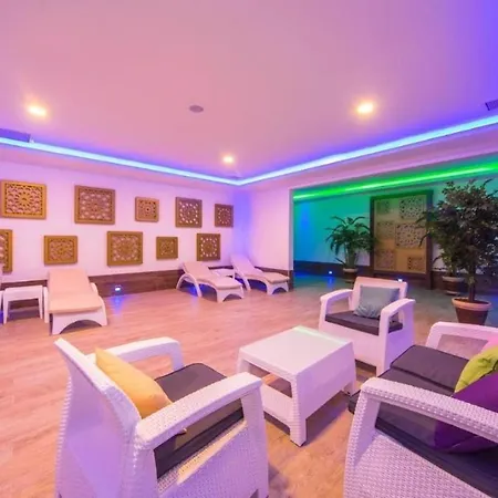 Bir Bir Salon Denize 300 Metre Mesafede * Camyolu