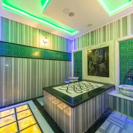 Bir Bir Salon Denize 300 Metre Mesafede *